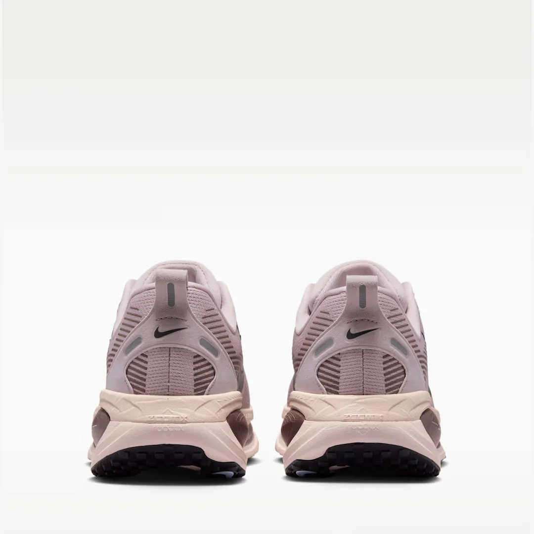 Nike Women's Vomero 18